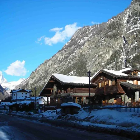 In Near Lift 아파트