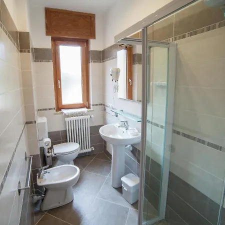 아파트 In Near Lift *