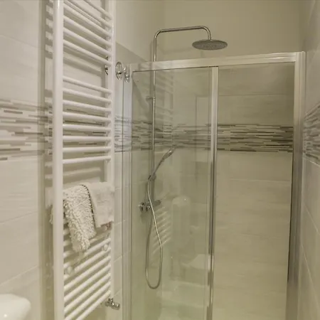 In Near Lift 아파트