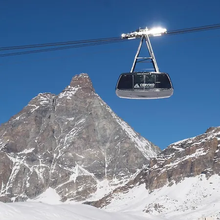 In Near Lift Apartment *
