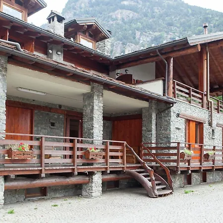 아파트 In Near Lift