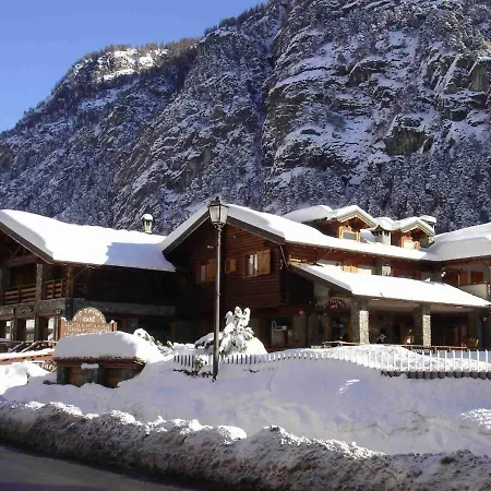 아파트 In Near Lift Antey-Saint-André