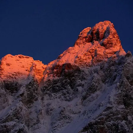 아파트 In Near Lift