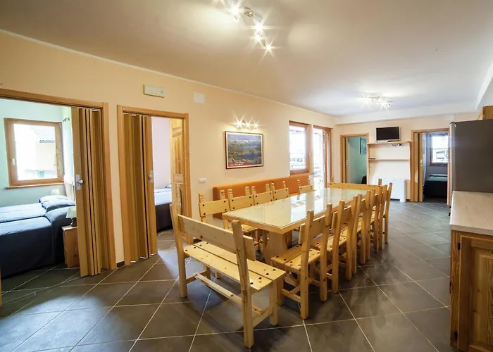 Apartment In Near Lift