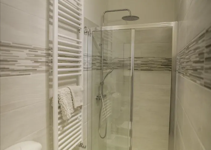 In Near Lift Apartment