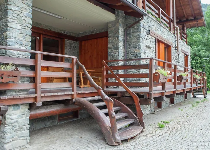 In Near Lift Apartment *